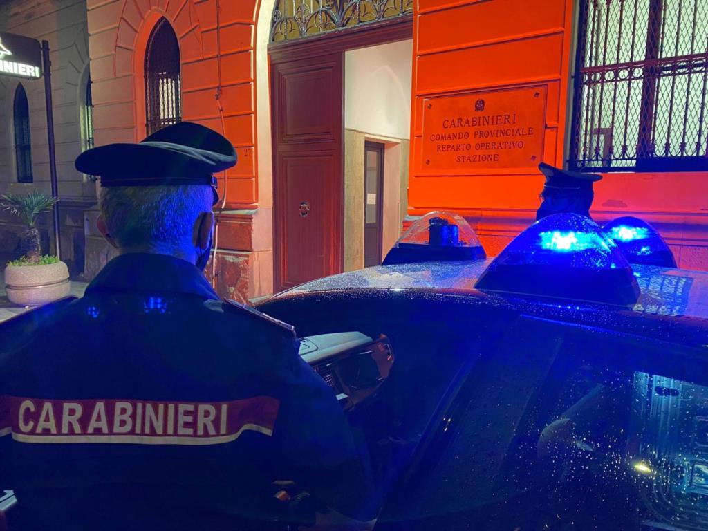 Maltrattamenti in famiglia, allontanati da casa sei uomini e una donna