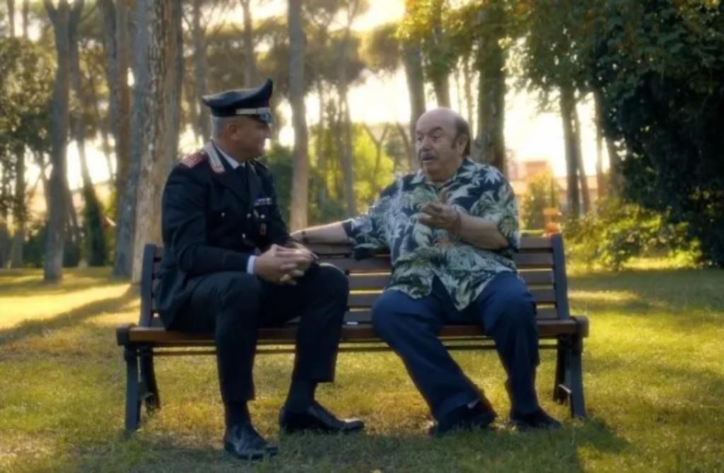 Contro le truffe agli anziani l’Arma arruola un testimonial speciale: Lino Banfi (VIDEO)