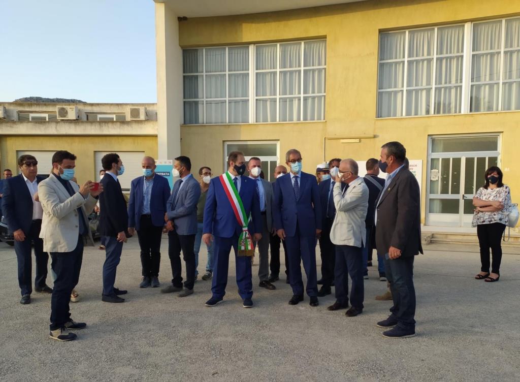 Buseto, il Presidente Musumeci al centro vaccinale