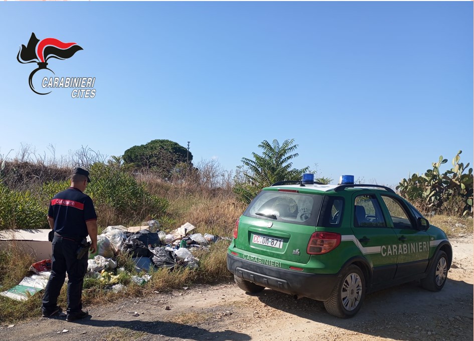 Marsala, smaltiscono illecitamente rifiuti da demolizione: denunciati in cinque