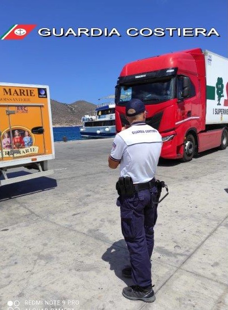Porto di Favignana. Numerose sanzioni amministrative e sequestri da parte della Guardia Costiera