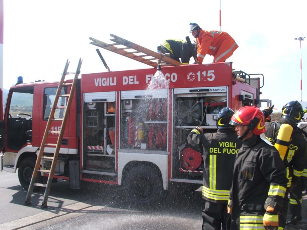 Incendio sulla A 29, ripristinata la viabilità a Segesta